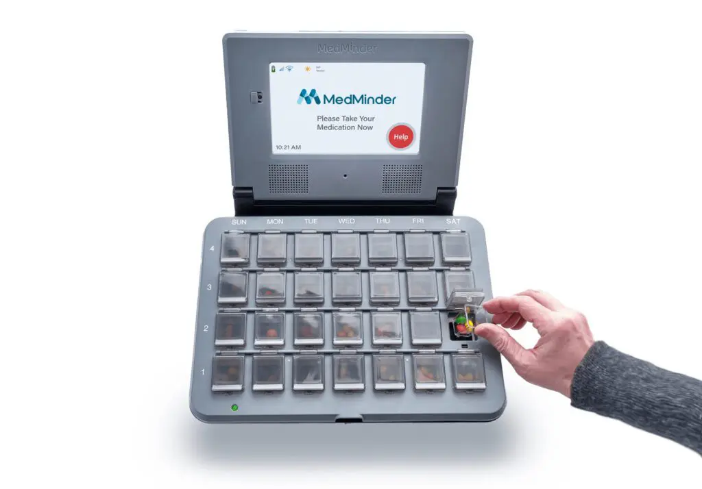 Medminder-box-hand-1-1024x714